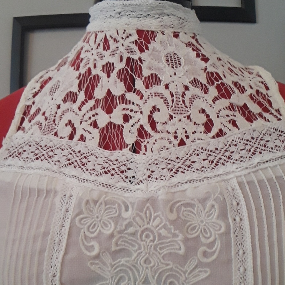Top - Picture 2 of 4